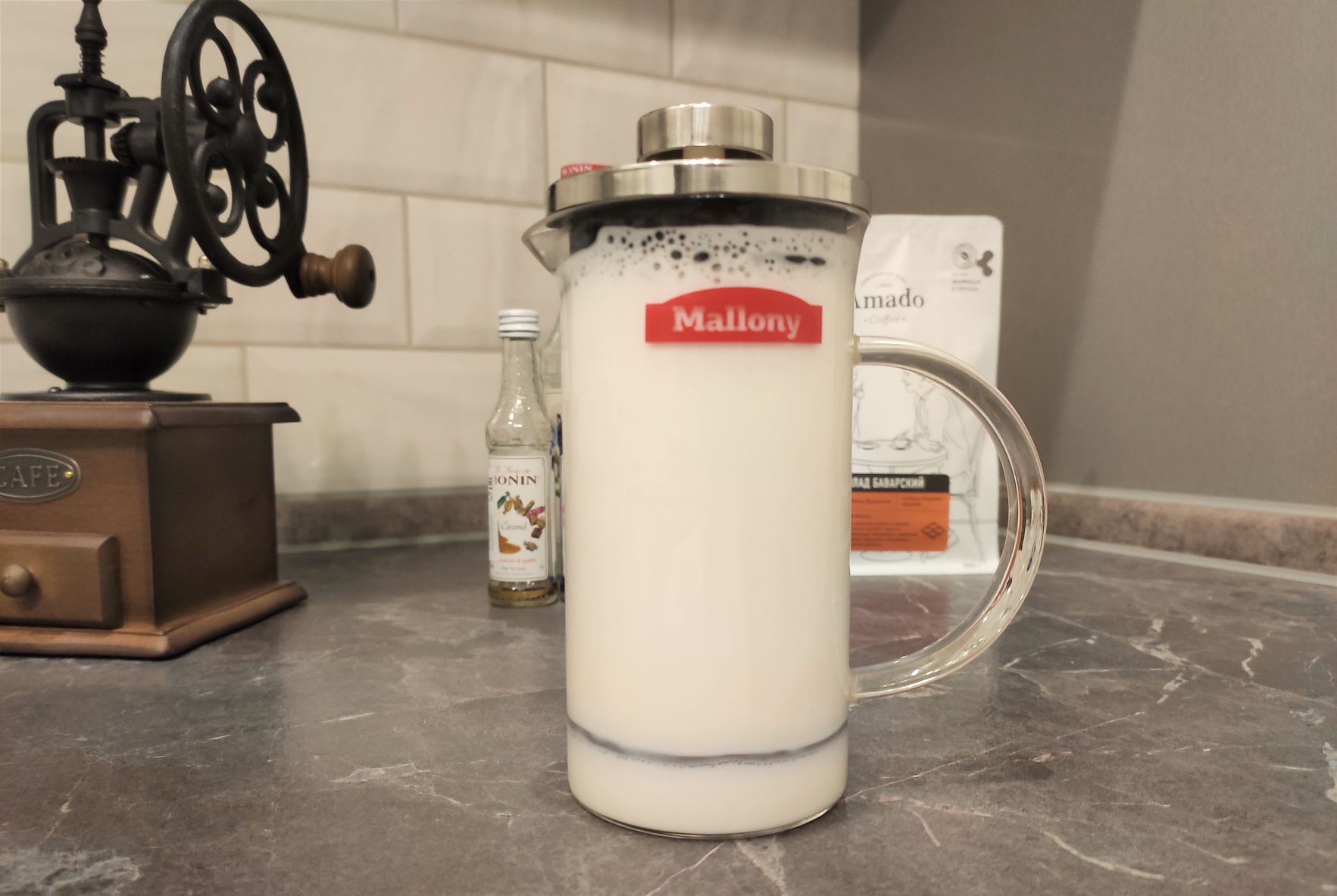 Как взбить молоко дома